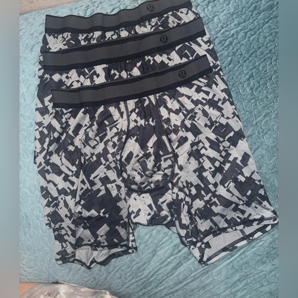 lululemon athletica Black and White Patterned Boxers - Picture 1 of 7